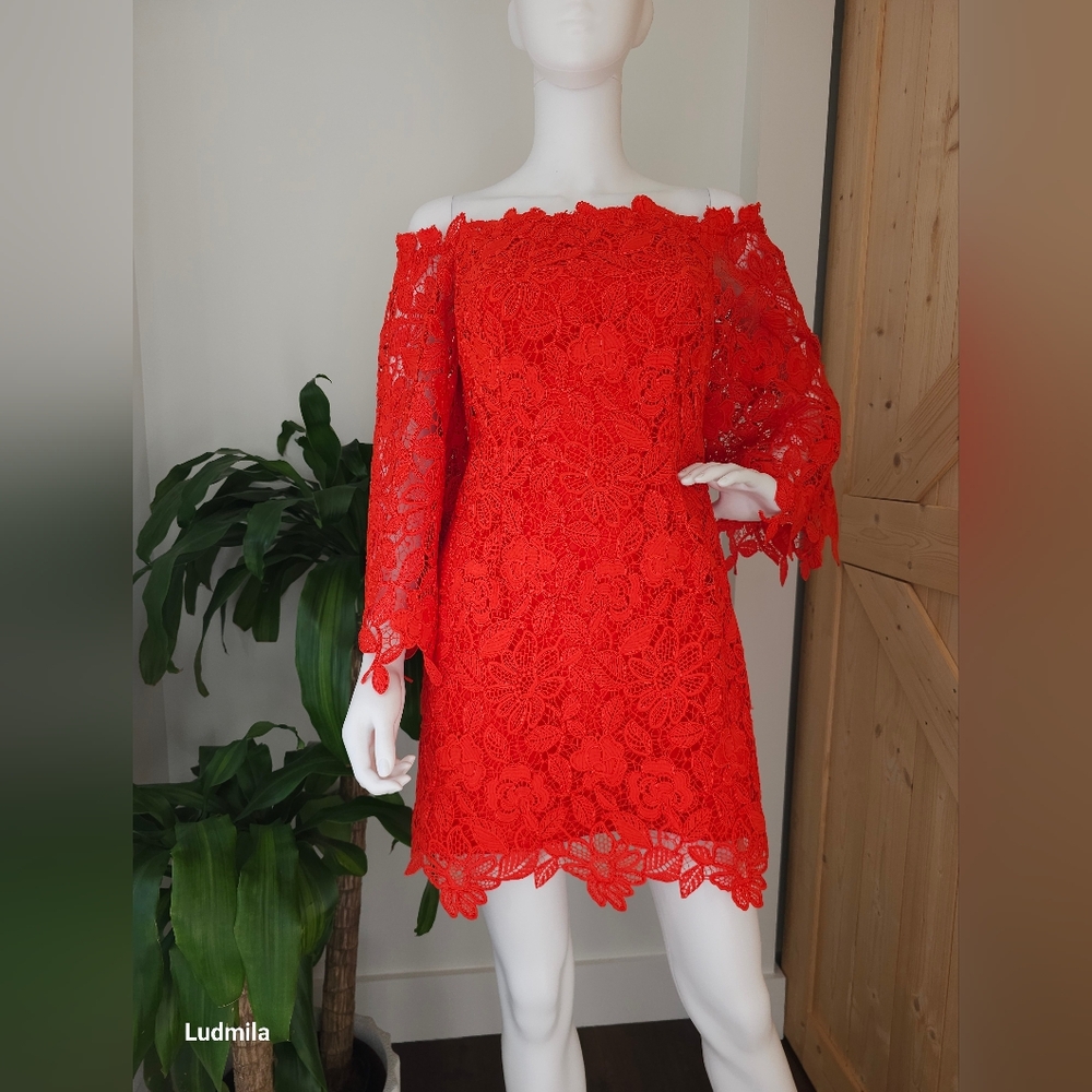 FREE PEOPLE Size 6 Red Floral Lace Off-Shoulder Mini Dress. Pit To Pit 15.5 in‎